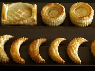 Croûtes : la technique d'Auguste Escoffier pour des fonds de tarte parfaits