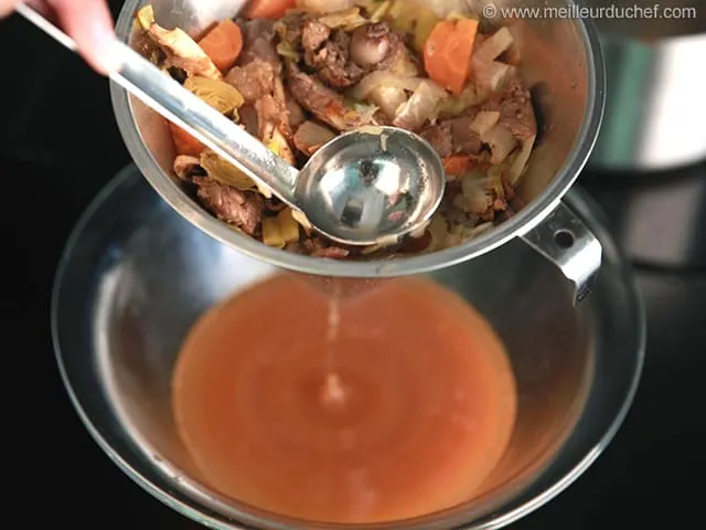 Fond de Veau Brun : 5 Secrets pour une recette incontournable