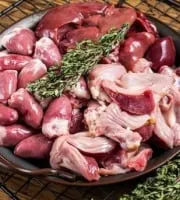Maîtrisez le blanc pour abats : la technique parfaite pour des pieds, tête et fraise de veau tendres