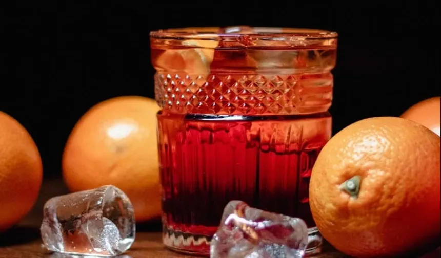 Le cocktail Negroni : L'Élégance Amère Intemporelle et Sa Recette Maîtrisée