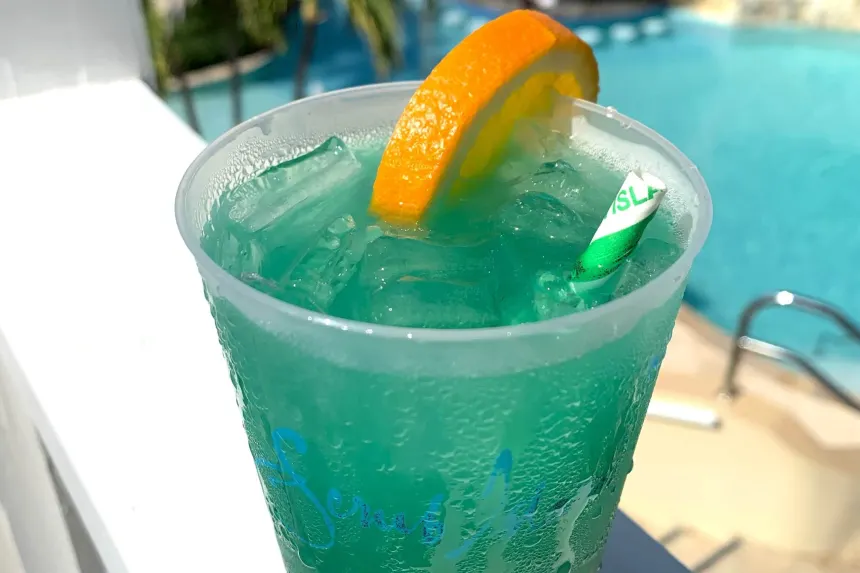 Love potion Blue sea : Le cocktail envoûtant aux saveurs d'été