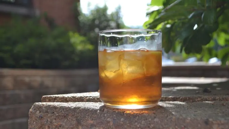 Cocktail Adlai : une recette rafraîchissante aux notes amères