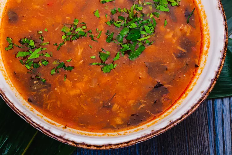Chorba au poisson tunisienne : la recette authentique en 5 étapes