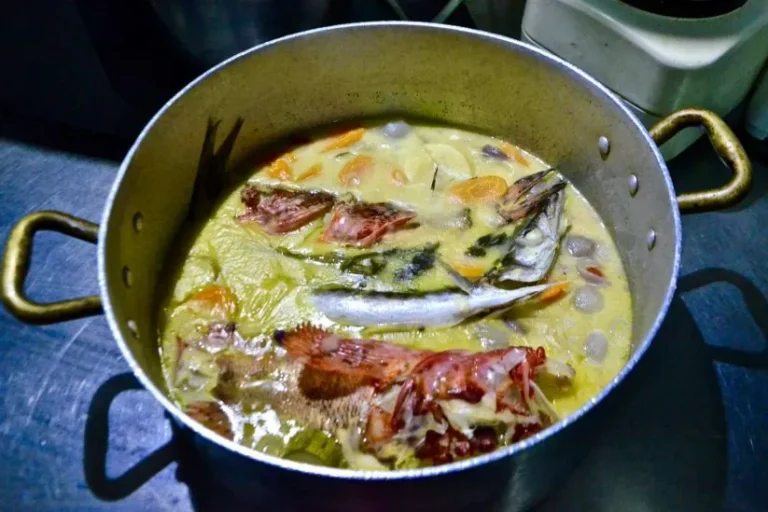 Kakavia (soupe de poisson) 