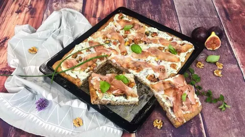 Focaccia farcie, speck et ricotta