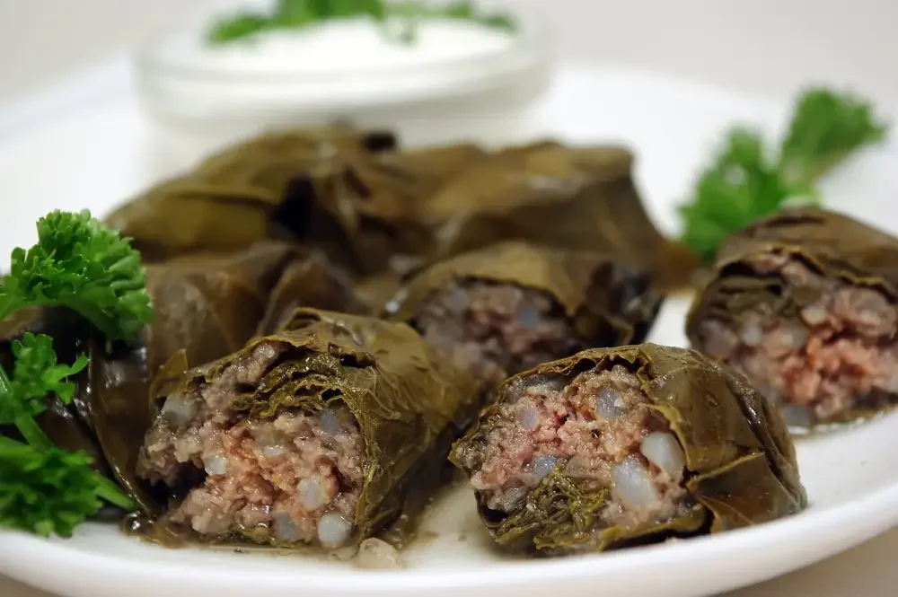 Sarmalé roumaines en feuilles de vigne : la recette