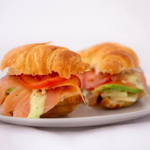 Croissant sandwich au saumon fumé : une recette gourmande et rapide