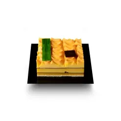 Feuillantine glacée au lait d'amande, pomme confite : la douceur croustillante signée Robuchon