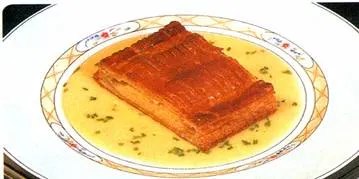 Jalousie à la mousseline de sole : recette classique au beurre blanc à la ciboulette