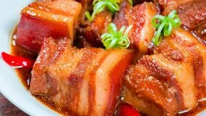 Lard braisé au poivre et gingembre : un classique breton revisité par Robuchon