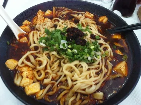 Nouilles Sichuan aux oignons verts