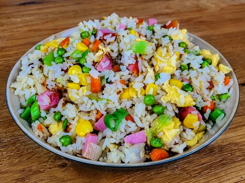 Riz cantonnais : La recette authentique et croustillante