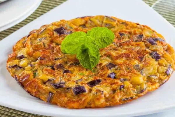 Omelette à l'Aubergine, Tomate et Chorizo 