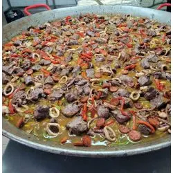 Riz de Calasparra au bœuf et aux saucisses