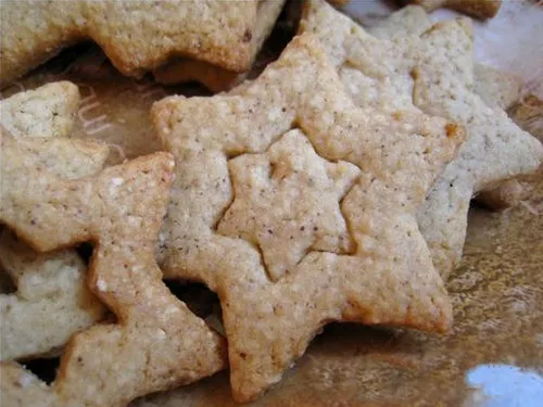 petits gateaux de noel alsaciens a la cannelle