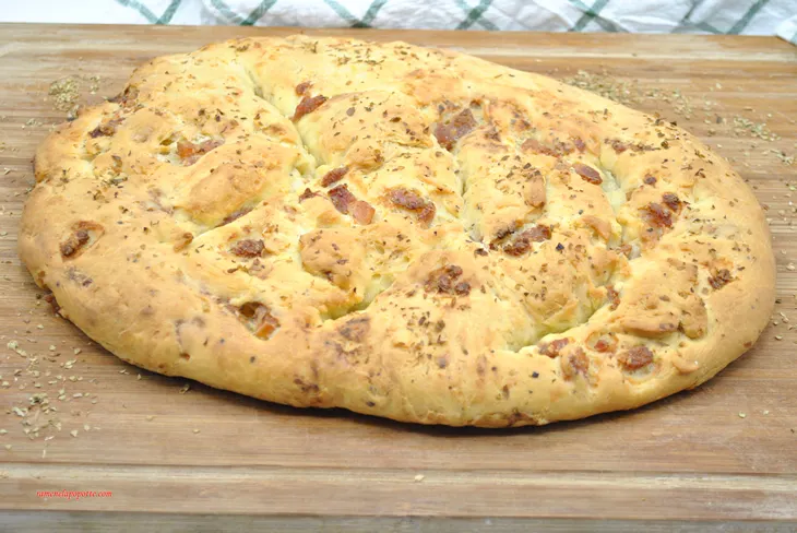 Fougasse au fromage et lardons