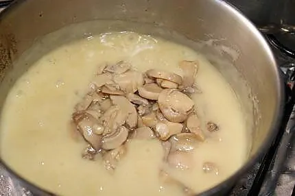 Maître de la Sauce Suprême : Révélez ses 3 Secrets pour une Perfection Crémeuse