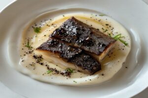 Turbot à la purée de céleri-rave aux truffes