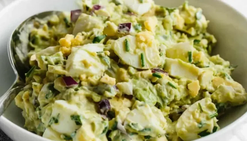 Salade d'oeufs à l'avocat